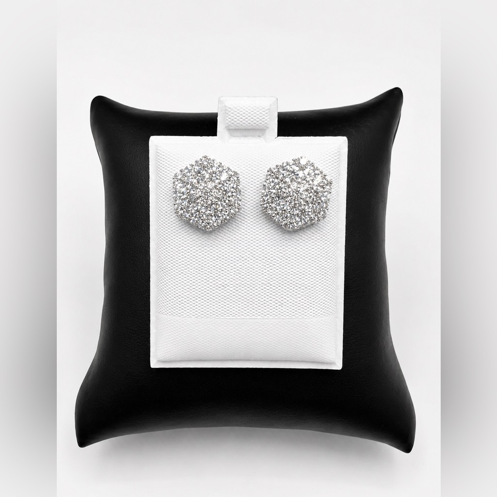 925 Sterling Silver 4.00CT MOISSANITE Flower stud Screw Back Earrings